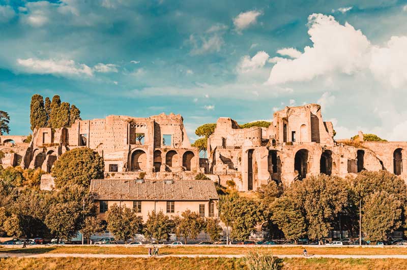 One of the most impressive Rome attractions is certainly Circus Maximus