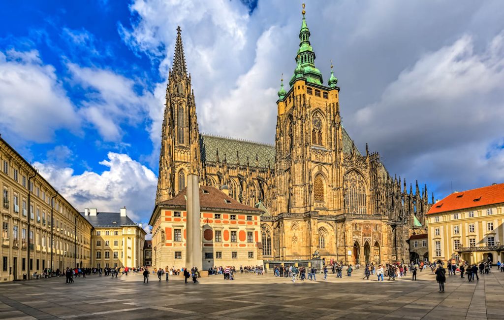 Sehenswürdigkeiten in Prag: Der Veitsdom oder Vitus Kathedrale auf dem Hradschin