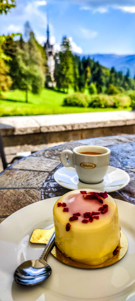 Blick auf das Schloss Peles in Rumänien