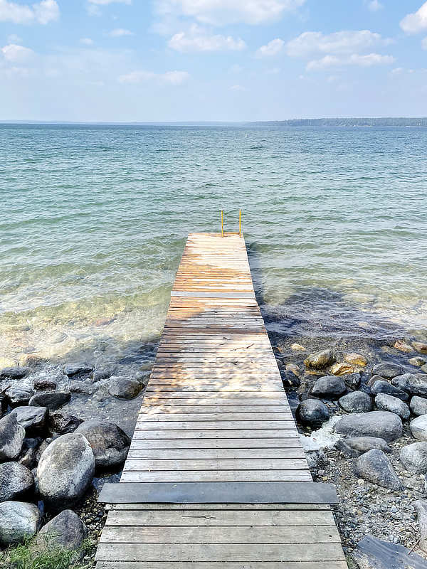 Steg in den See, Riding Mountain Nationalpark, Manitoba