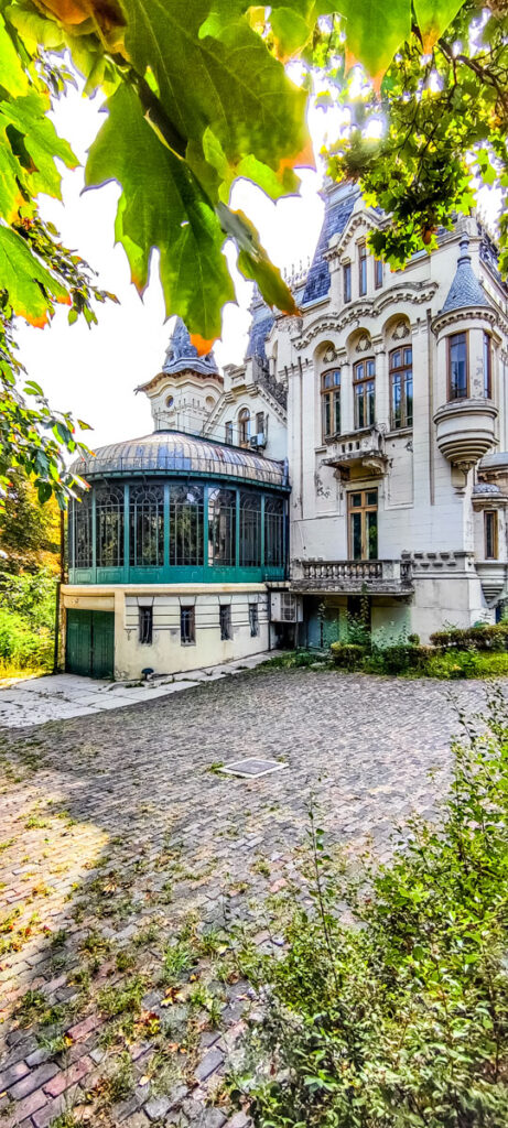 Überall morbider Charme in Bukarest