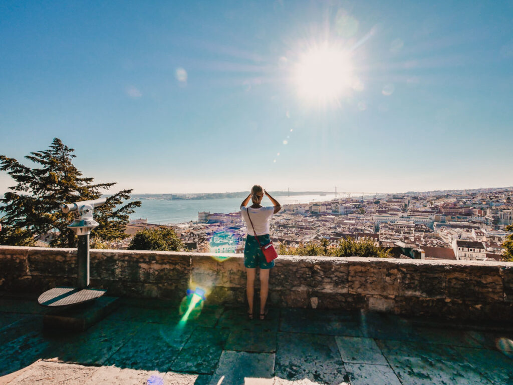 Vom Castelo de São Jorge hast du eine super Aussicht über Lissabon