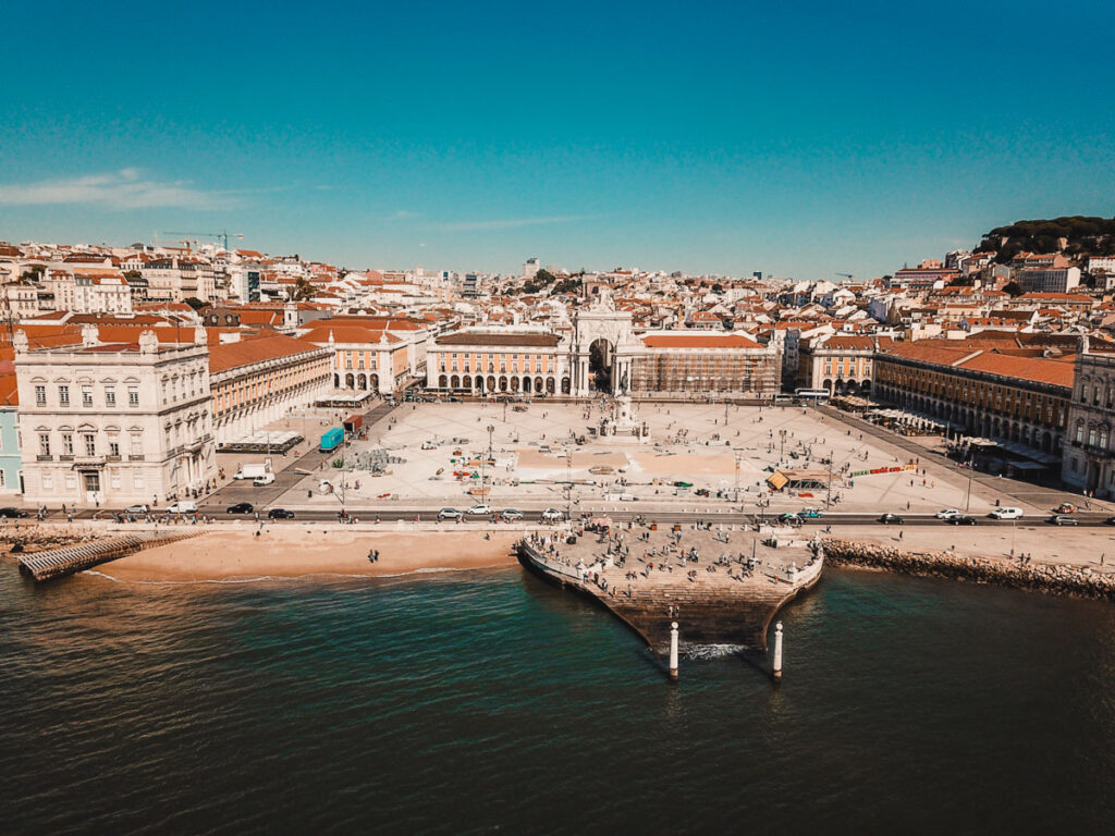 Der Praça do Comércio, eine beeindruckende Sehenswürdigkeit von Lissabon