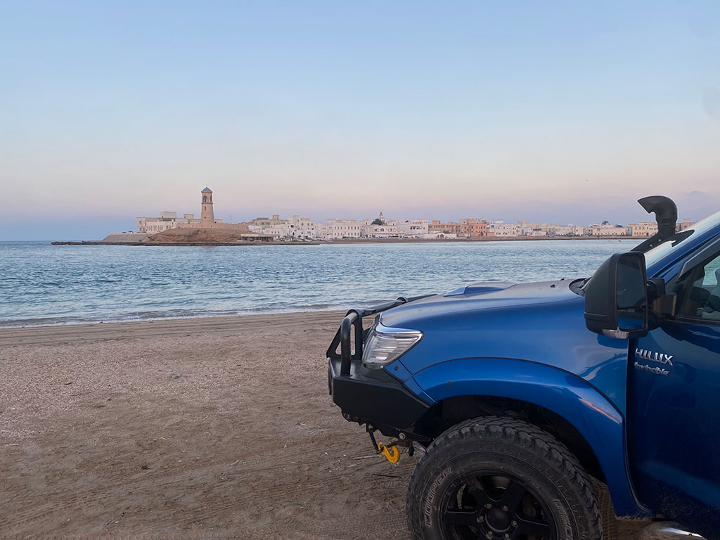 Blick auf die Stadt Sur im Oman