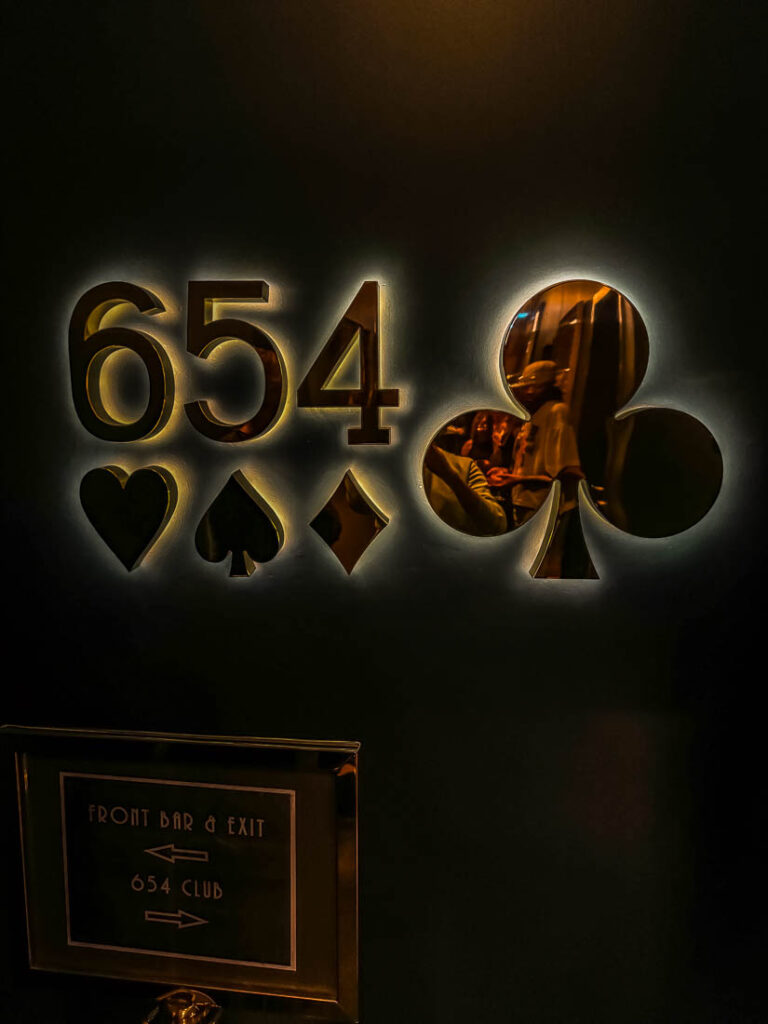 Chicago Magic Lounge