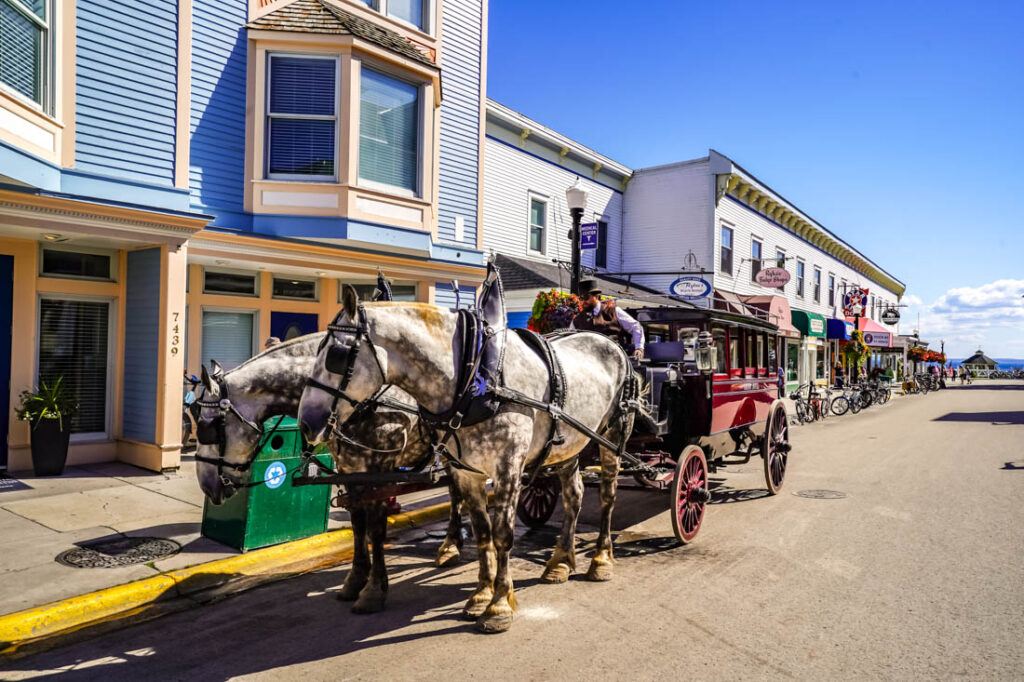 Mackinac Island im Huron See – eine Reise in die Vergangenheit auf deiner Michigan Rundreise