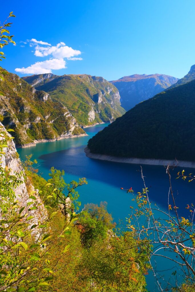 Rundreise Montenegro: Der smaragdgrüne Piva See