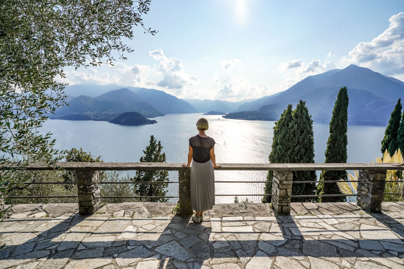 Blick über den Comer See vom Castello di Vezio oberhalb von Varenna