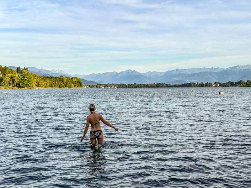 Baden in traumhafter Kulisse am Lago di Monate
