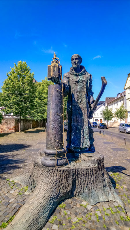 Statue des Heiligen Bonifatius in Fritzlar