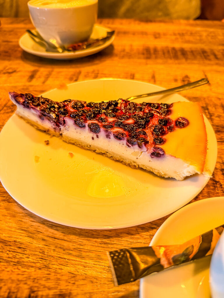 Café und Kuchen im Charlottenhaus