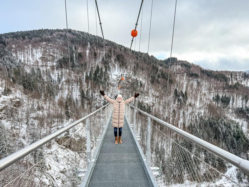Die Blackforestline Hängebrücke im Winter