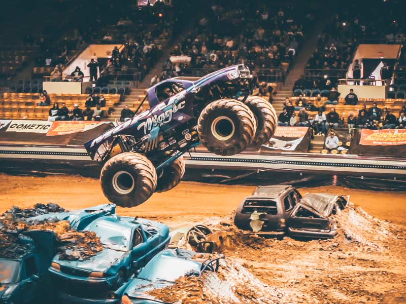 Flughafen BER Berlin Monster Truck