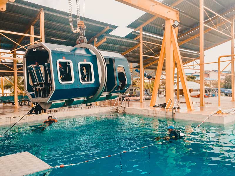 Flughafen BER Berlin Survival Training